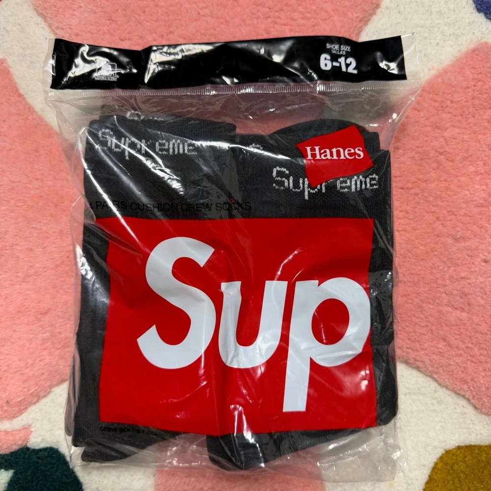 Supreme Hanes Crew Socks 4 Pack Black White Logo Shoe Size 6-12 SS23 Streetwear